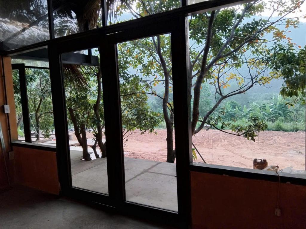 Xứ Sở La Vie Est Belle - Yoga and Meditation