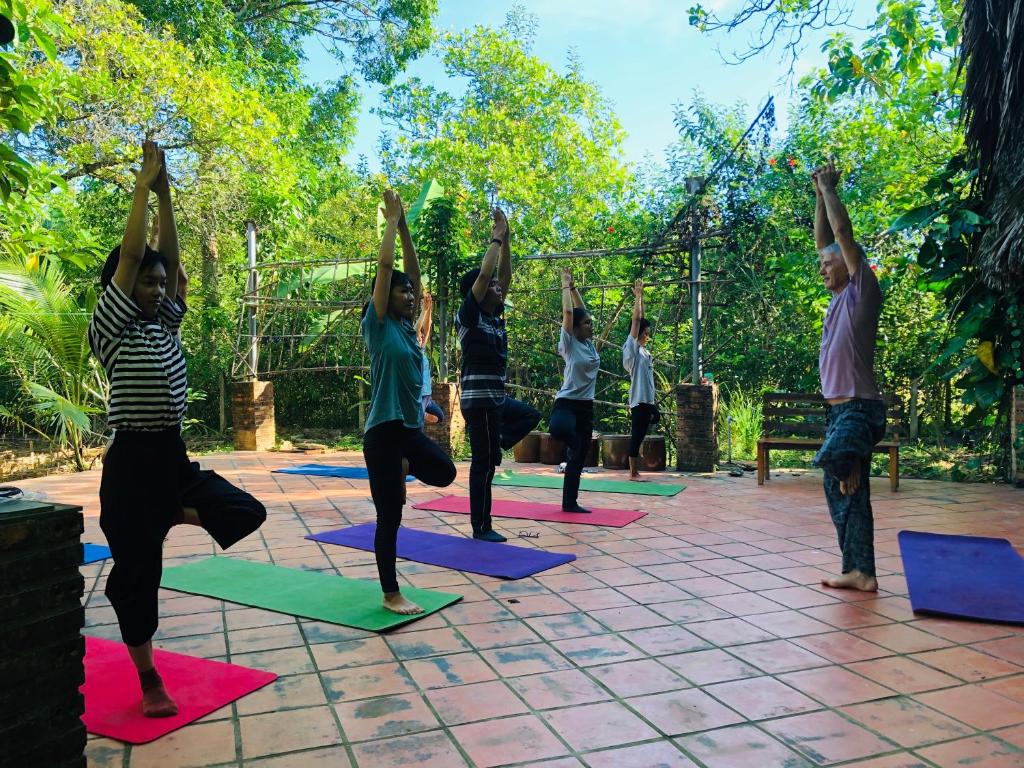 Xứ Sở La Vie Est Belle - Yoga and Meditation