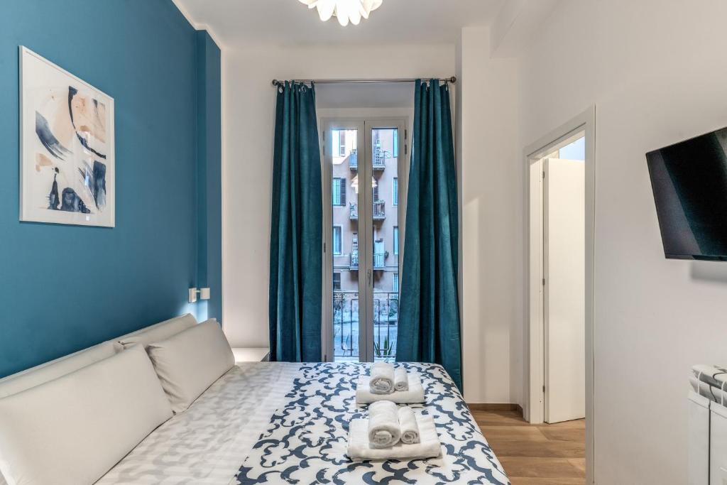 Orazio's Charming Apartment - Tap to explore photos