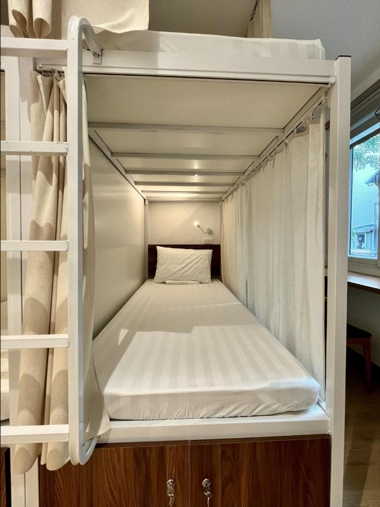 The Urban Slumber Inn City