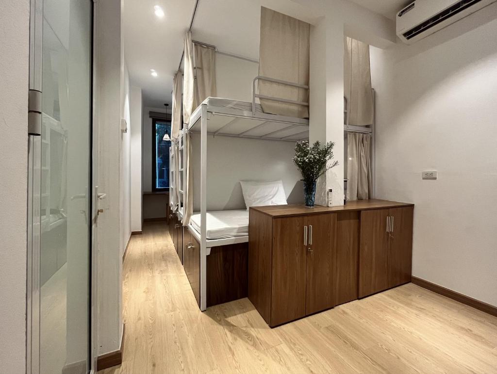 The Urban Slumber Inn City