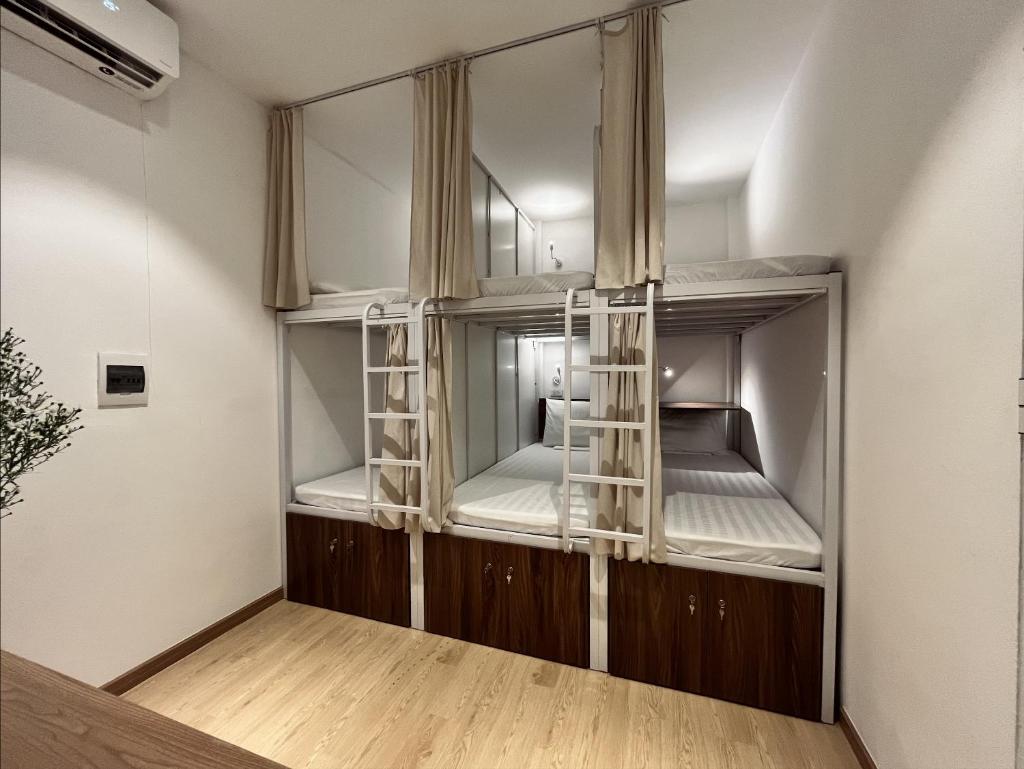 The Urban Slumber Inn City