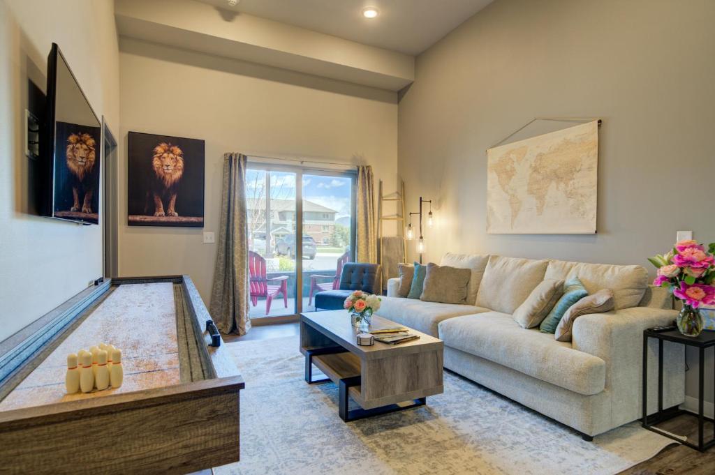 Lions Den image