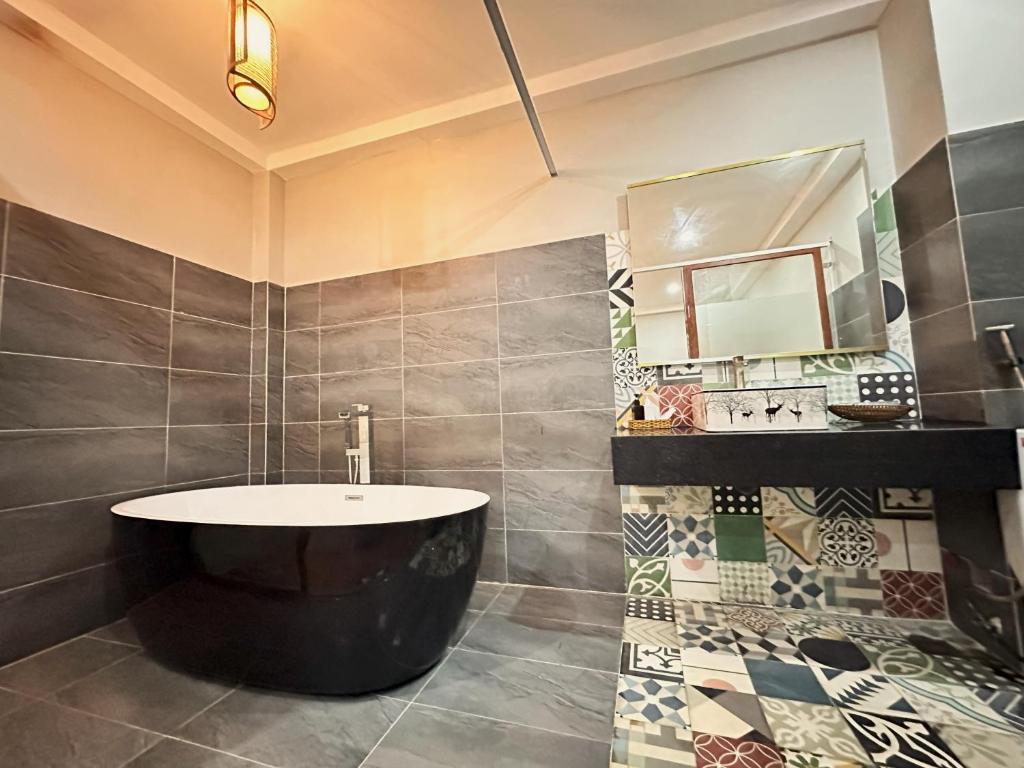 Cole Hotel & Apartment