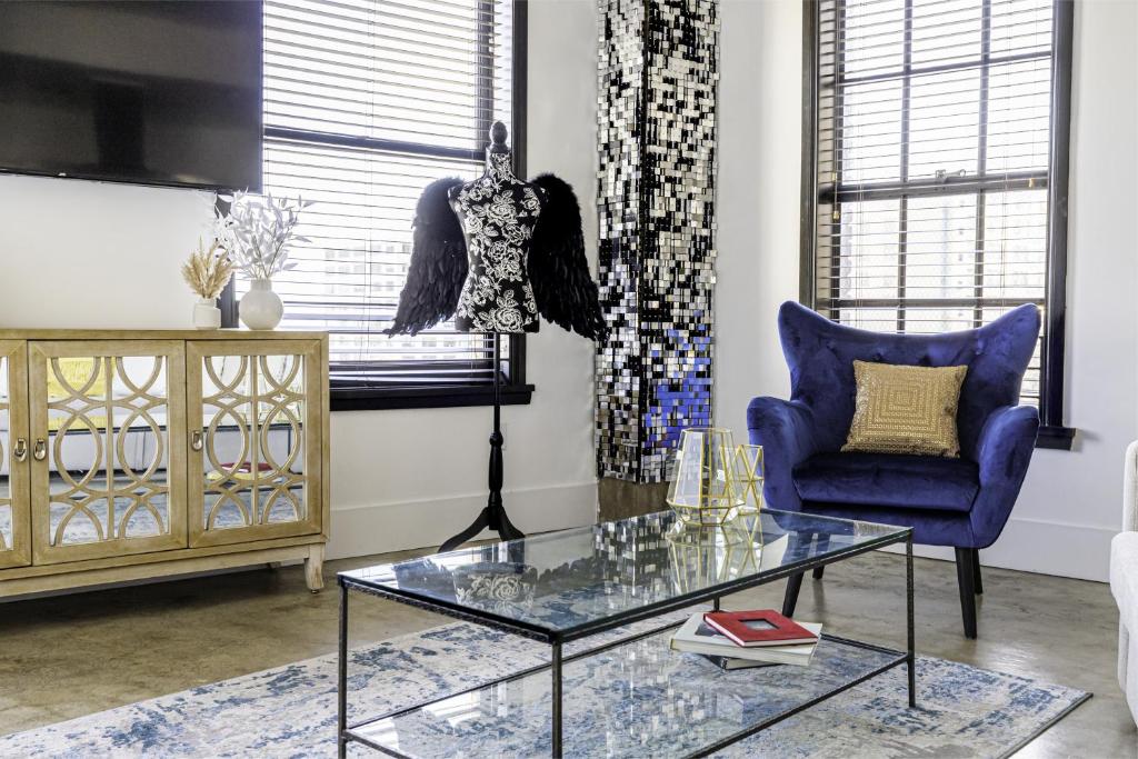 Urban Loft Apartment image