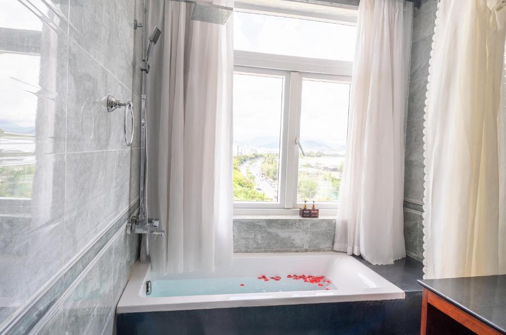 Lychee Boutique Da Nang Hotel