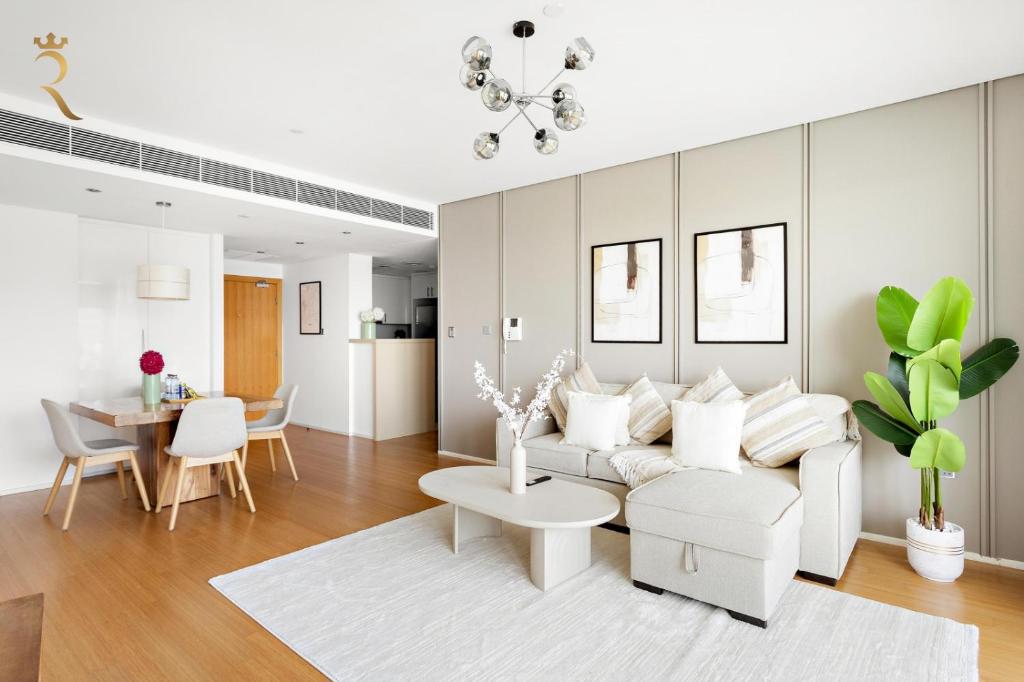 Muneera Island Oasis Stylish 2BR in Al Rahba