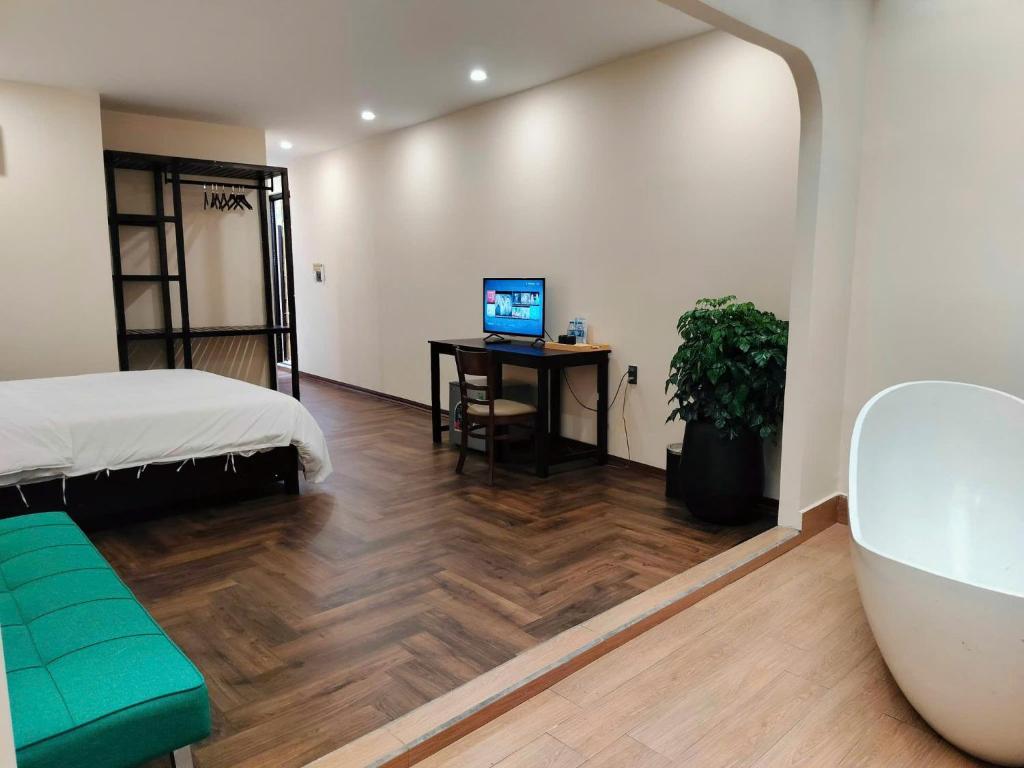 Camellia Garden Hotel