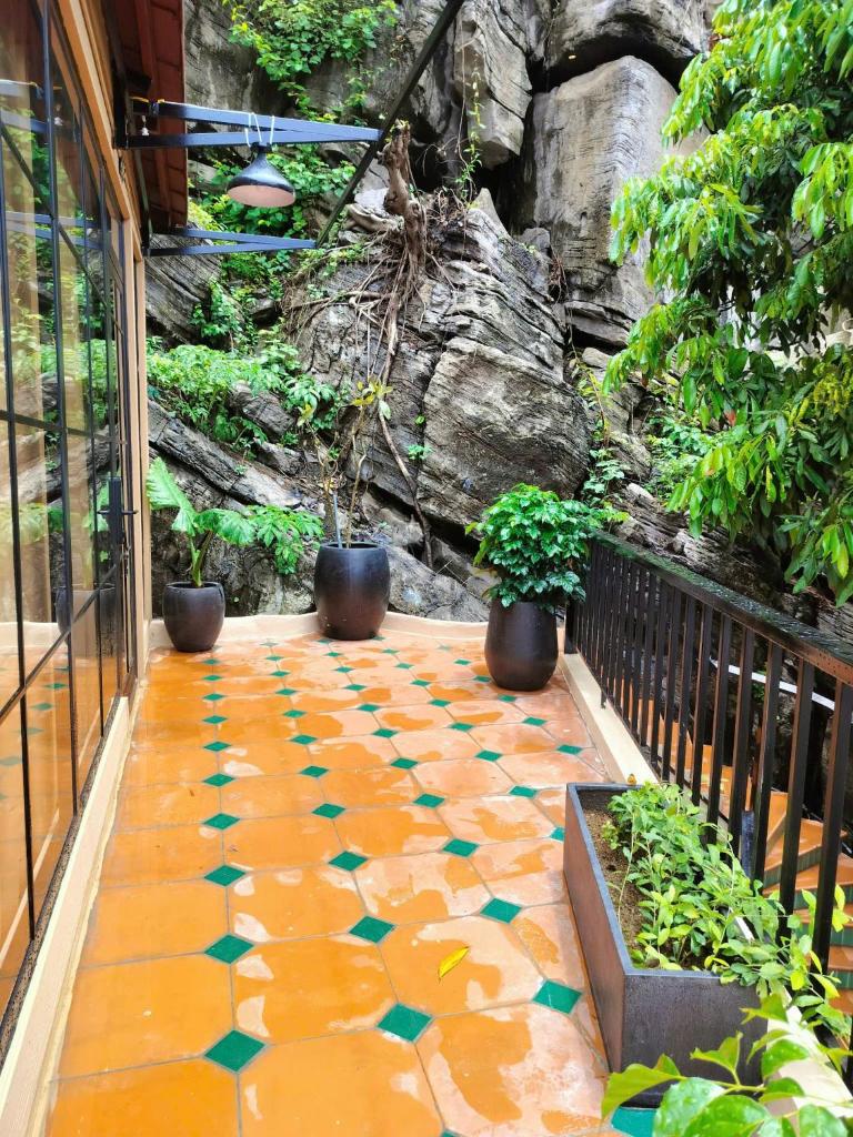 Camellia Garden Hotel