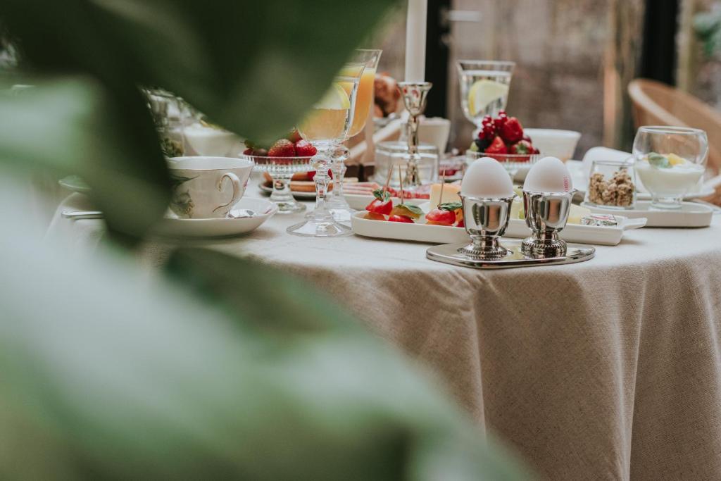 The Burgundy - Boutique B&B photo 2