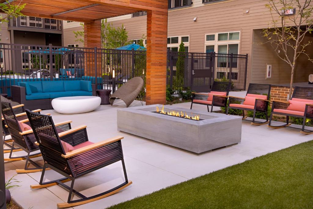 Spacious Apt w All Amenities That You Need! image