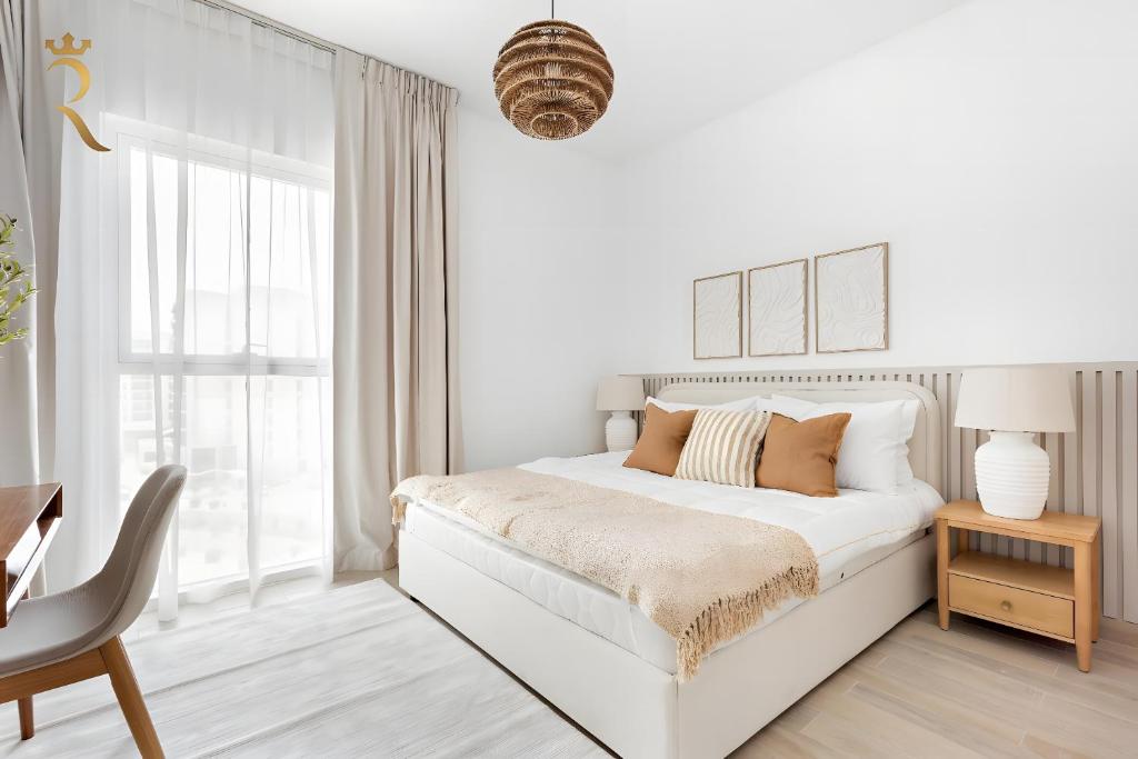 Serene Canal View 1BR at Yas Island photo 1