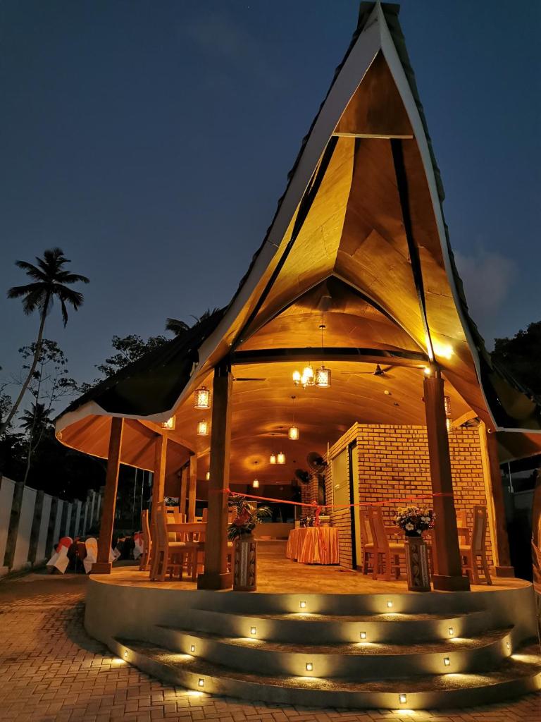 Linasi Resort Sri Lanka - Tap to explore photos
