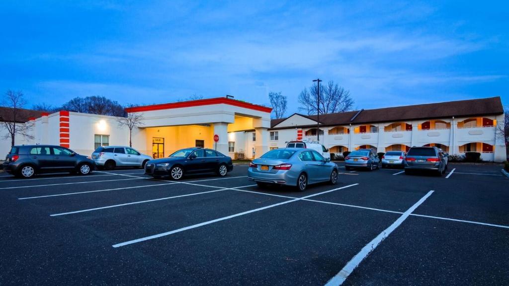 Travelodge by Wyndham Bellmawr image