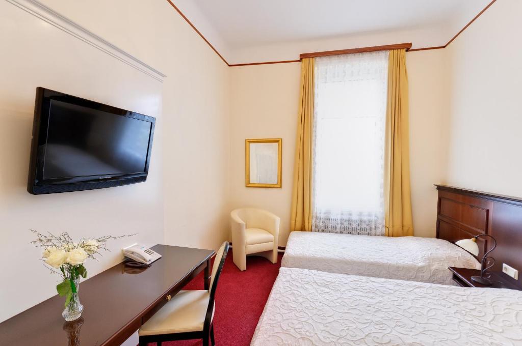 Трехместный (Трехместный номер), Hotel Viktoria