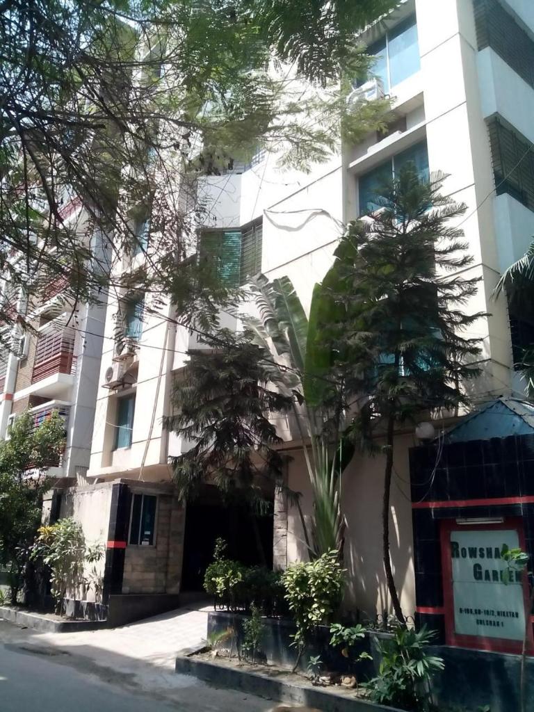 Tranquil Luxury in Niketon, Gulshan photo 2