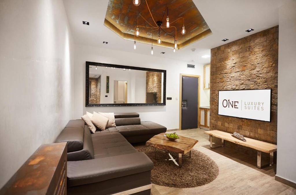 Апартаменты (Апартаменты с 1 спальней и гидромассажной ванной), One Luxury Suites
