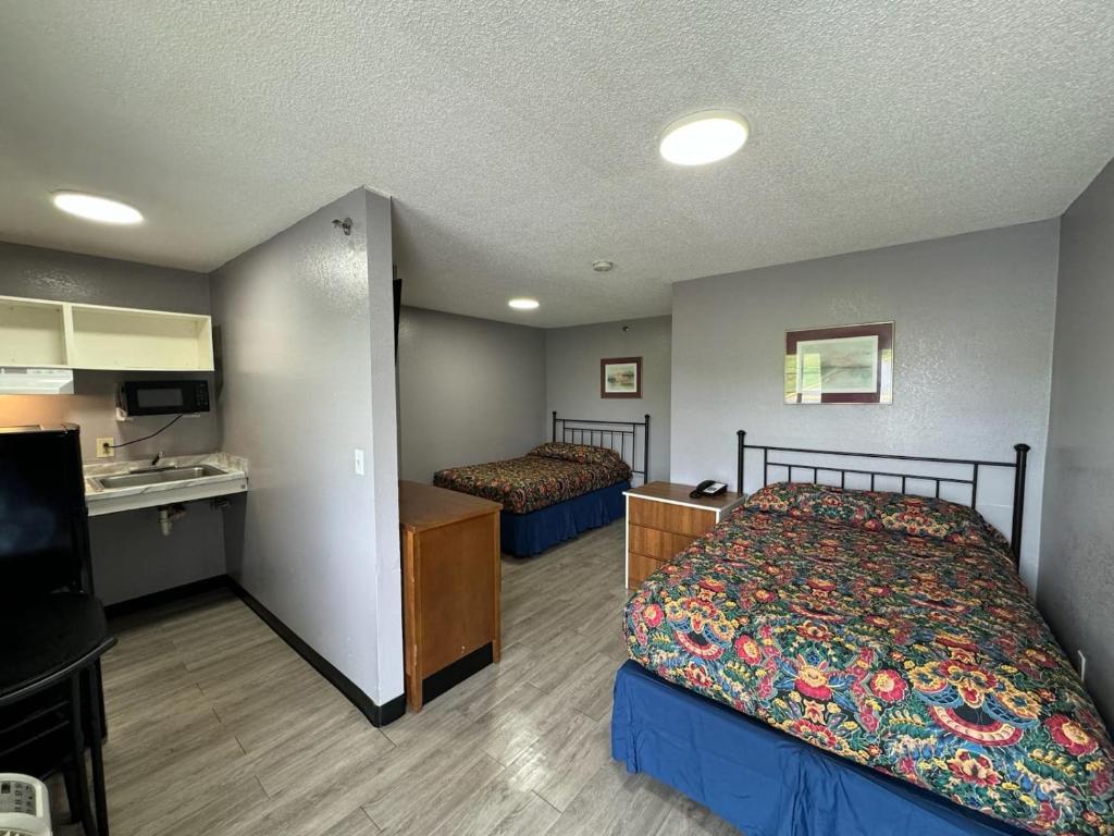 Live In Lodge Lilburn Room Type - Deluxe Double Room