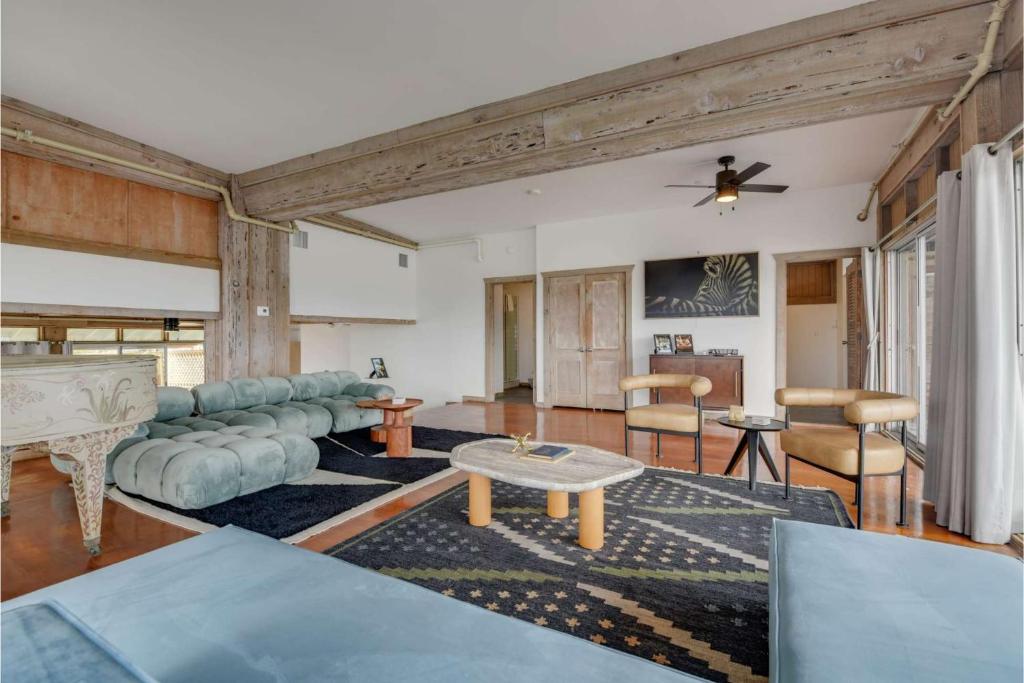 New KAMP - Rooftop Penthouse image