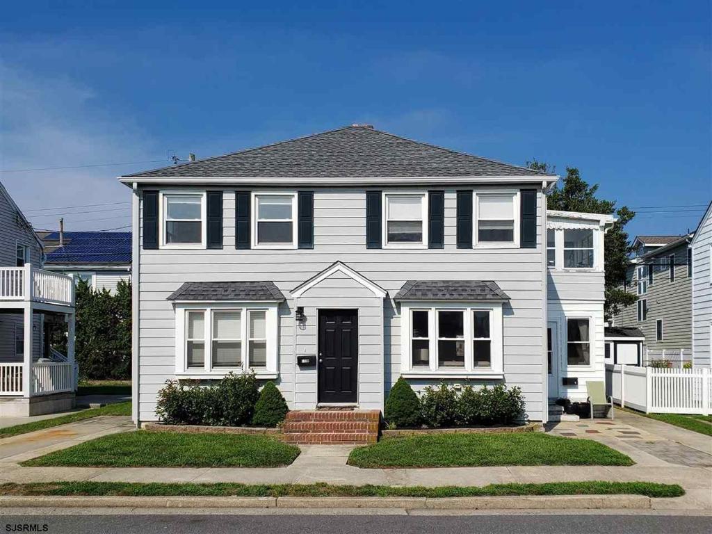 2-Bed Home by the Bay image