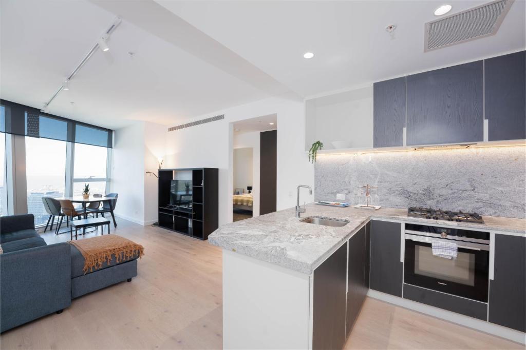 Stunning HighLevel 2br at WSP photo 4