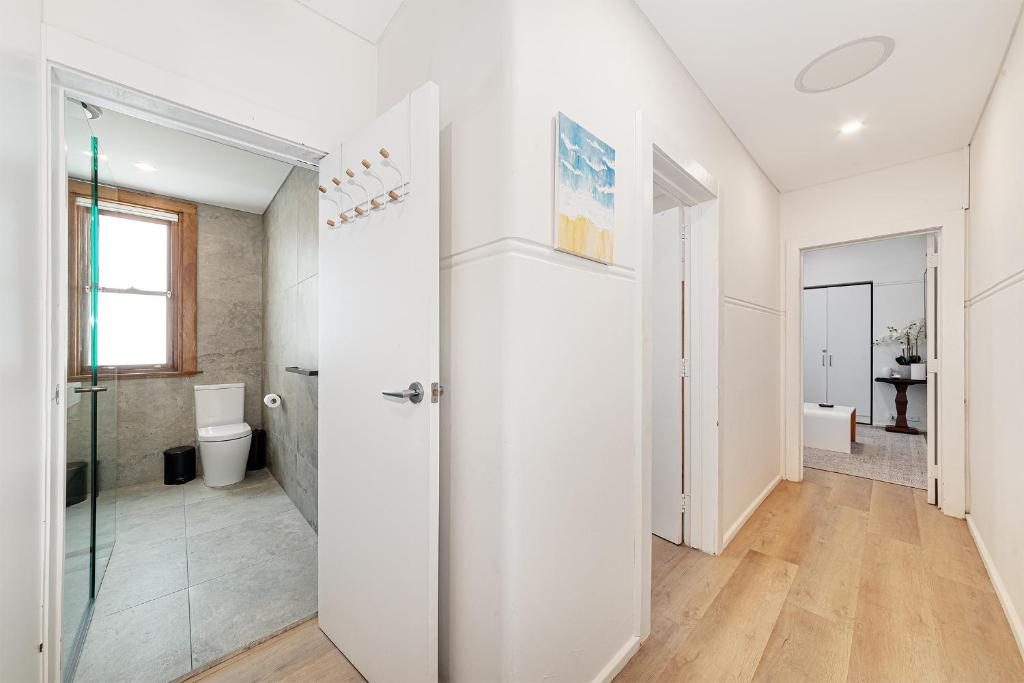 Bondi Beach Hazel unit 8 - 1 Bedroom opposite view of the Beach photo 1