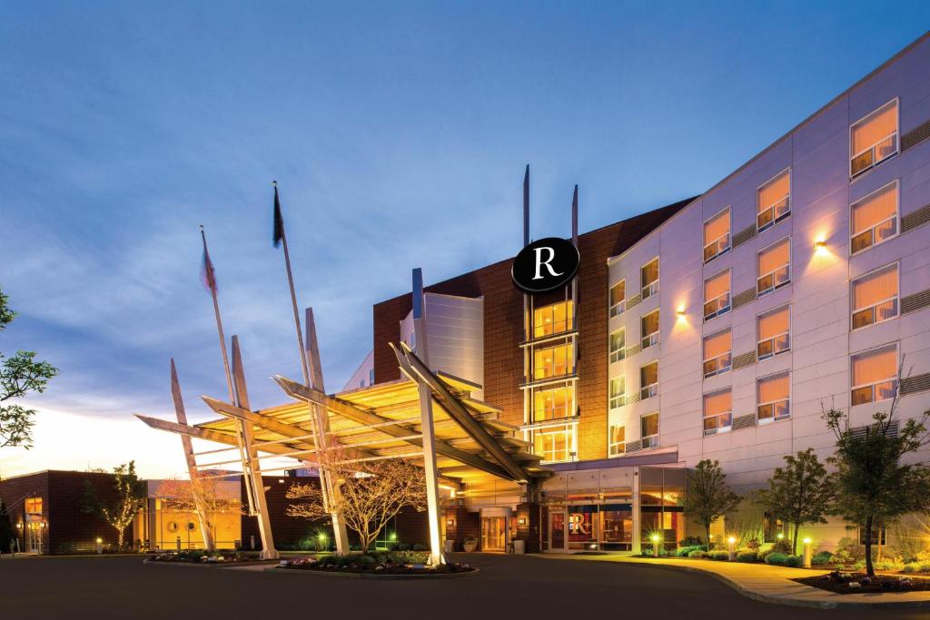 Renaissance by Marriott Boston Patriot Place Hotel image