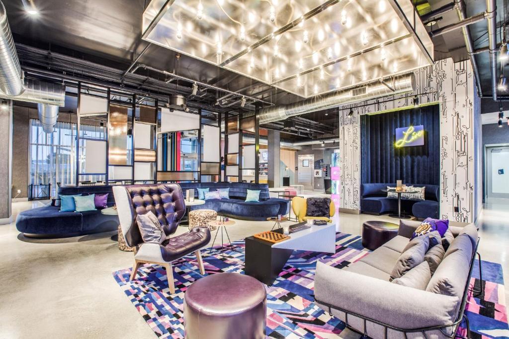 Aloft Dallas Arlington Entertainment District image