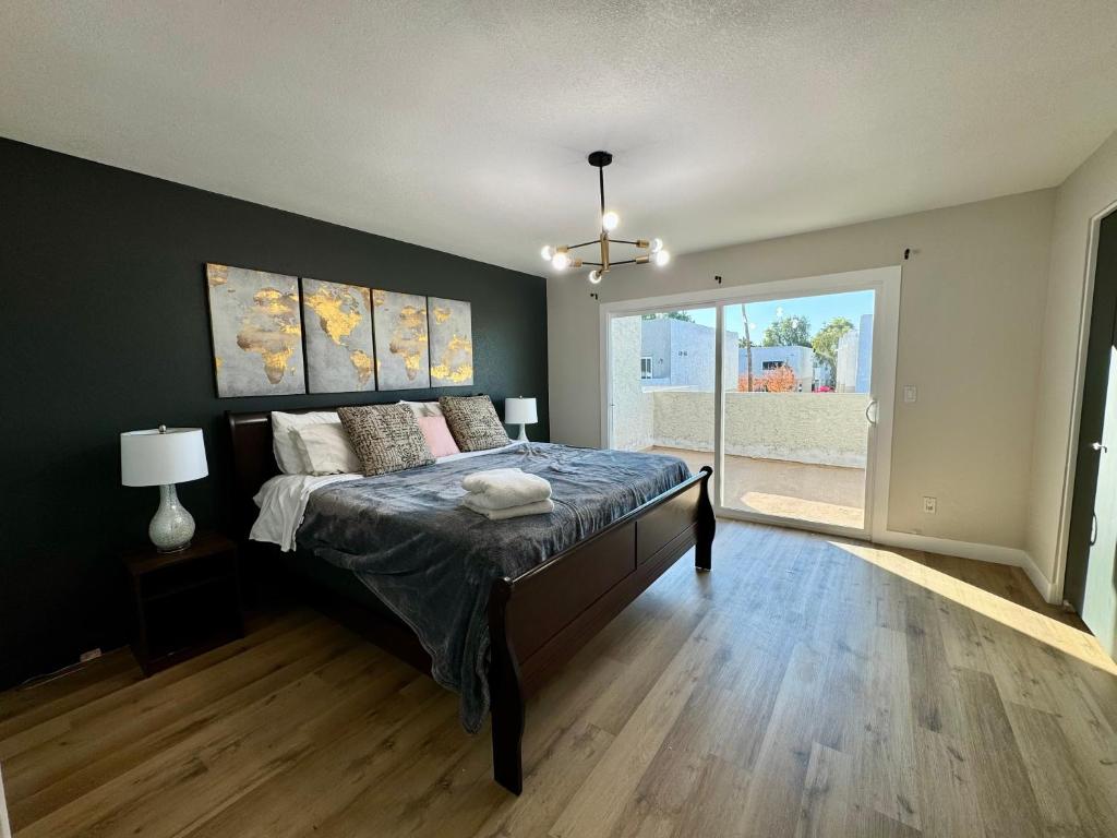 beautifully renovated townhouse image