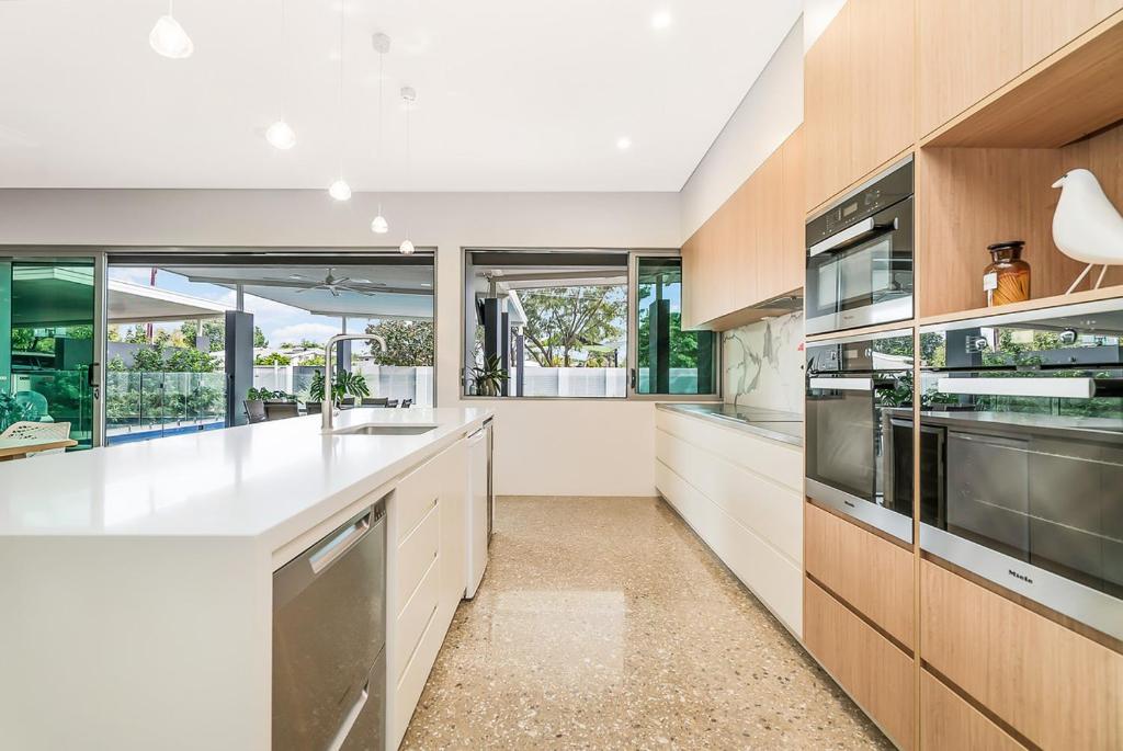 ZenLux Massive 5-BR Holiday Home - Pool - BBQ photo 1