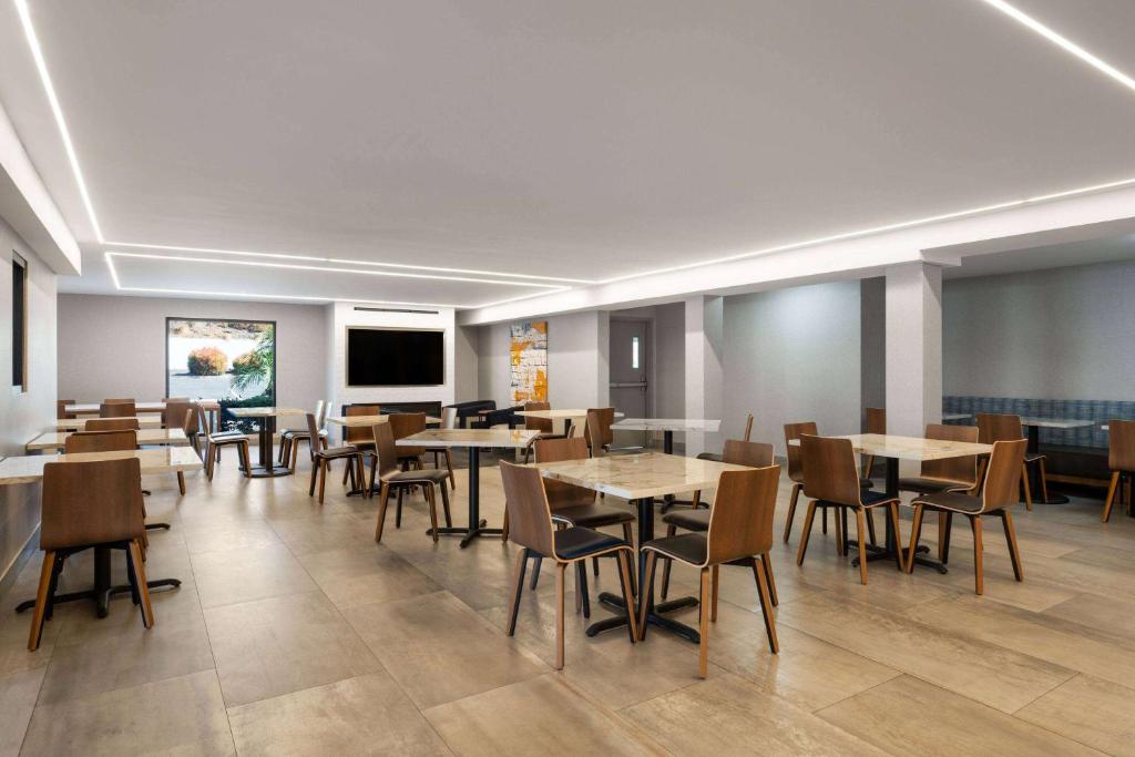 La Quinta Inn by Wyndham San Diego - Miramar image