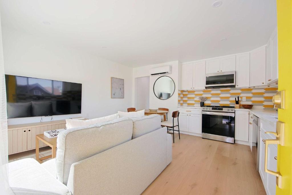 Stylish 2BR Retreat Steps from Sunset Blvd image