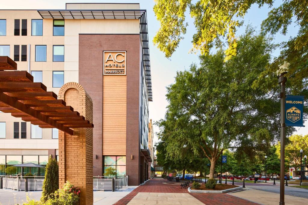 AC Hotel by Marriott Columbus Downtown image