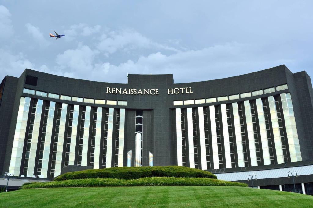 Renaissance St. Louis Airport Hotel image