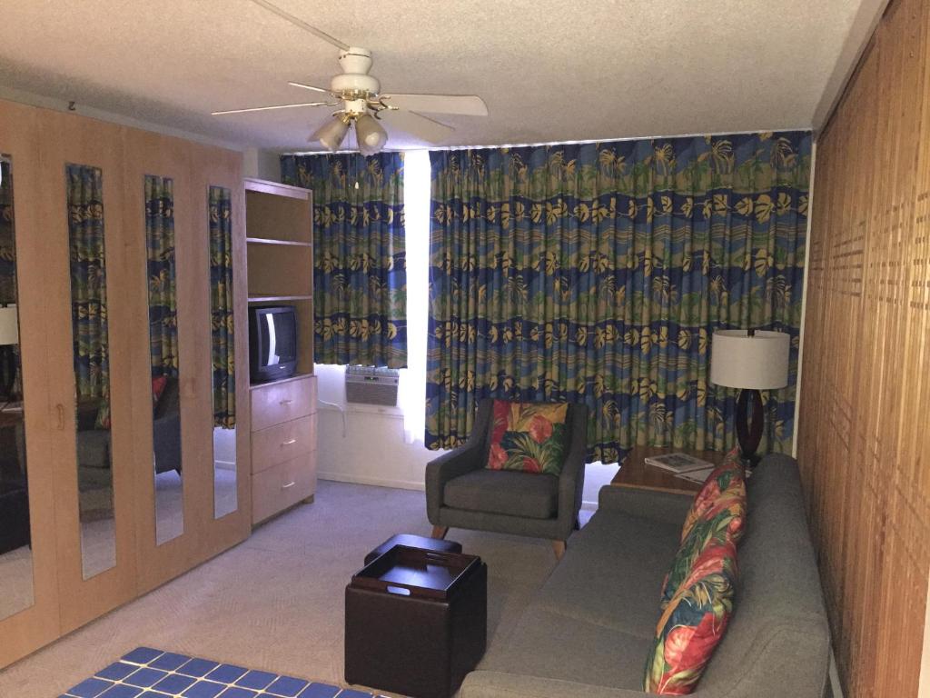 Студио (Номер с 1 кроватью размера «queen-size» и мини-кухней - Для некурящих, полная невозвращаемая оплата), Kuhio Banyan Hotel (with Kitchenettes)