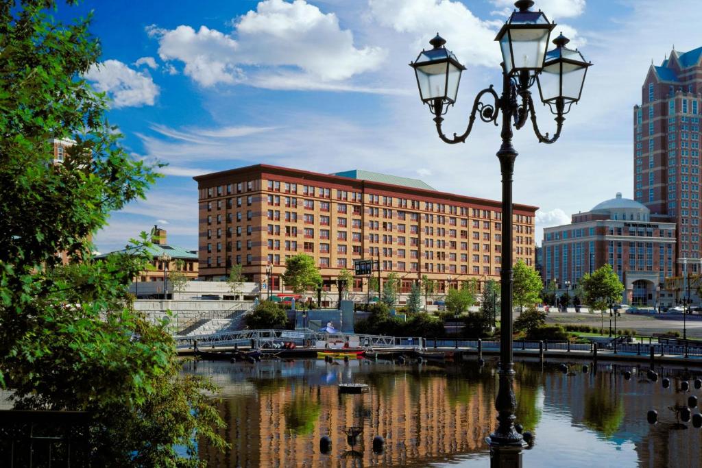 Courtyard by Marriott Providence Downtown image