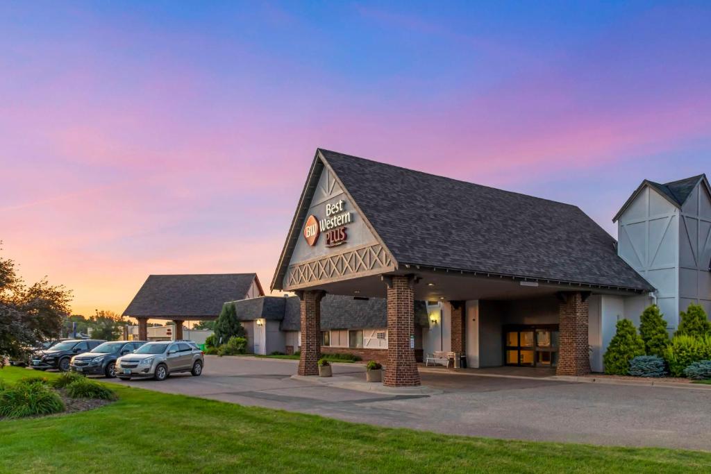 Best Western Plus New Ulm image