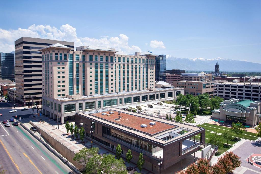 Marriott City Center image
