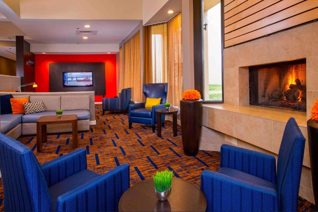 Courtyard by Marriott Virginia Beach Norfolk image