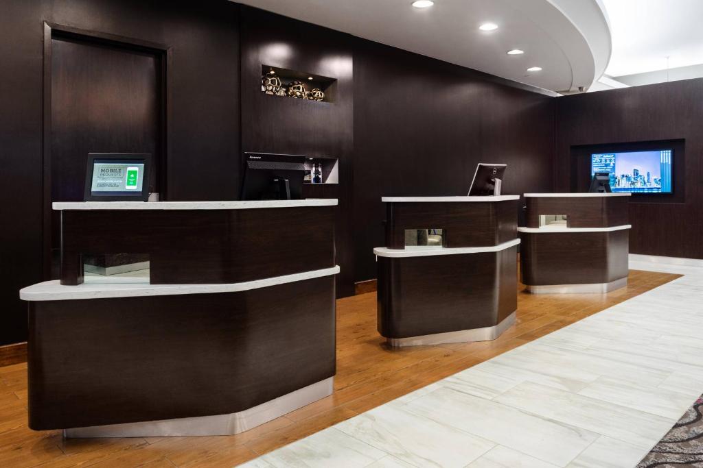 Courtyard by Marriott Miami Downtown image