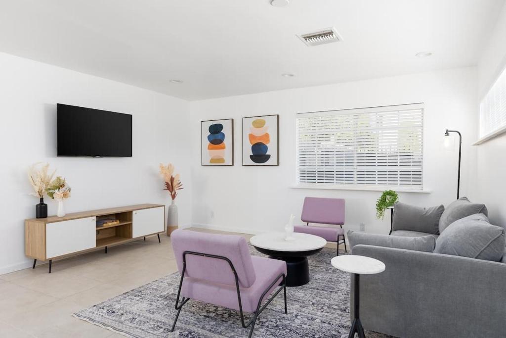 3 bedroom near Culver City-Palms image