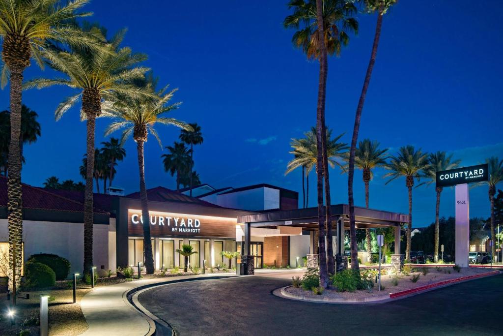 Courtyard Phoenix North by Marriott image