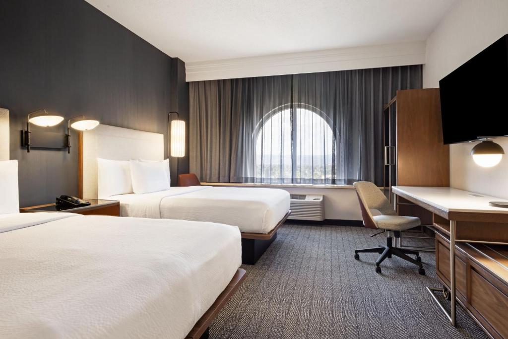 Courtyard by Marriott Baldwin Park image