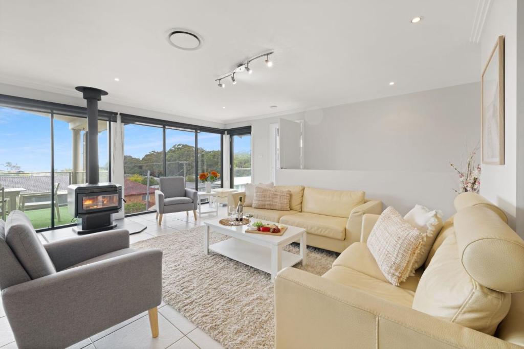 Oasis at Salamander Bay, 10 Raymond Ave - Boat Parking, WiFi, Air Con, Water Views photo 4