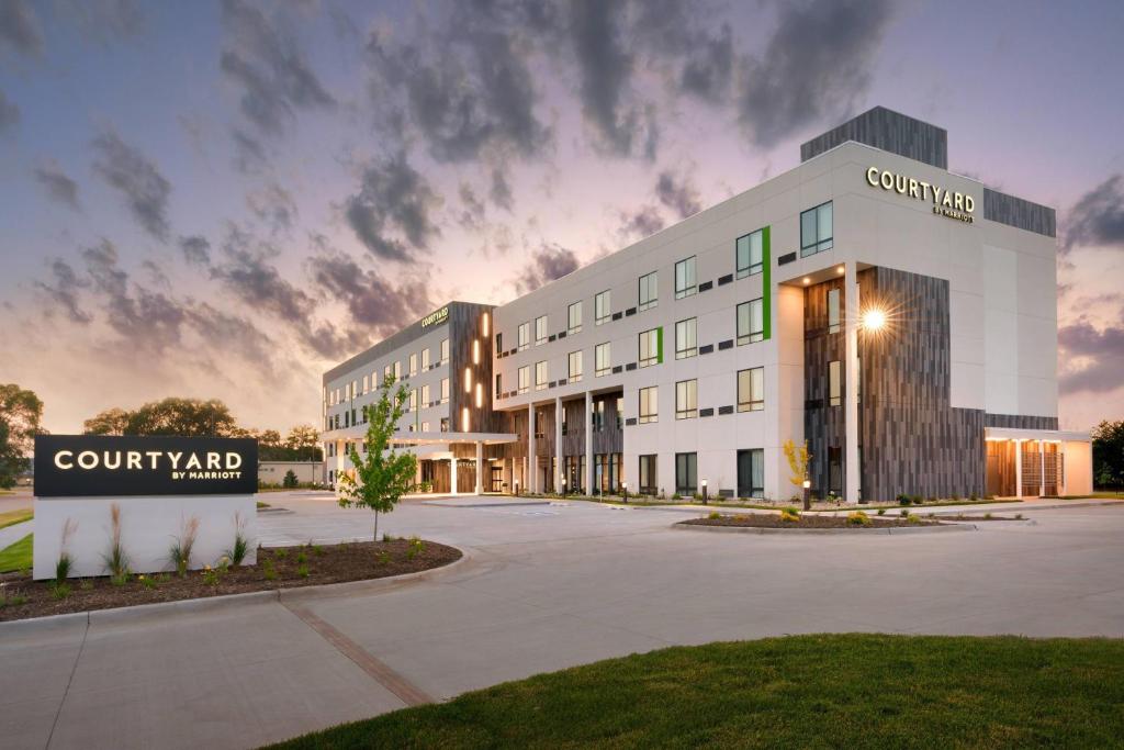 Courtyard by Marriott Ames image