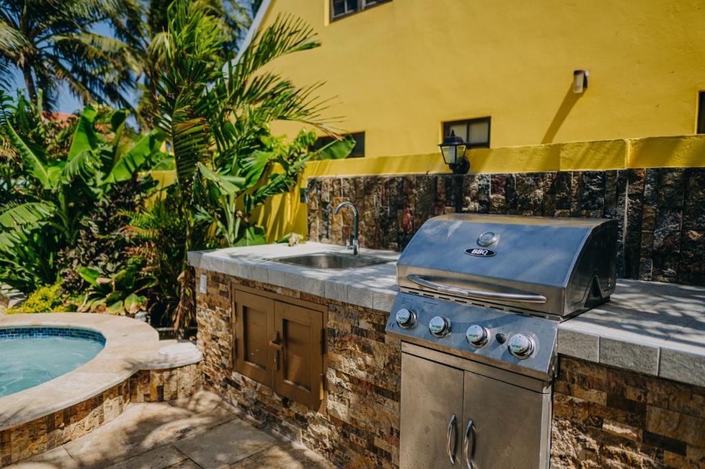 Best Quality 1 Bedroom Apartment 3 km from Eagle beach photo 4