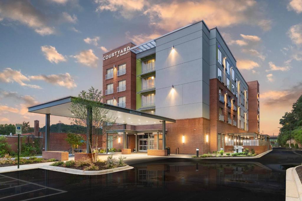 Courtyard by Marriott Asheville Biltmore Village image