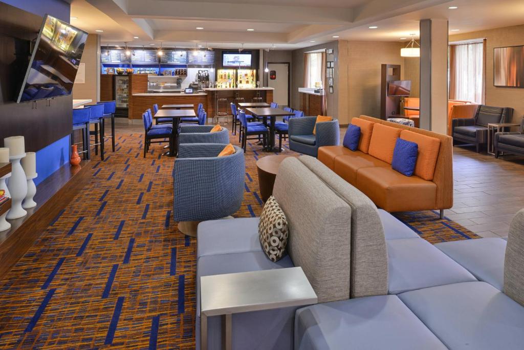 Courtyard Suwanee by Marriott image