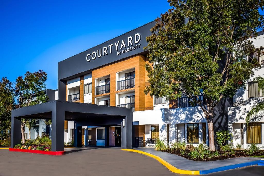 Courtyard by Marriott Livermore image