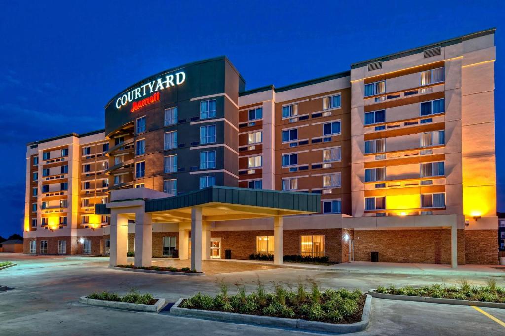 Courtyard Westbury Long Island image